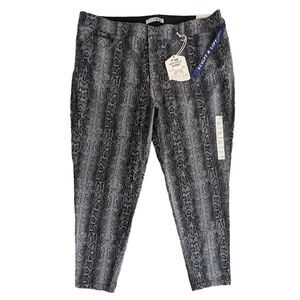 NWT Code Bleu‎ Skinny Leg Pants Women Size 22W Reptile Snake Animal Print Gray
